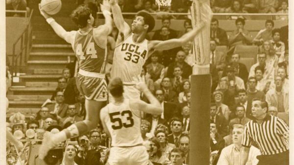 1968 UCLA LEW ALCINDOR KAREEM ABDUL-JABBAR Glossy 8x10 Basketball