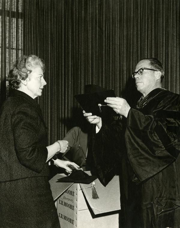 Senator Thomas Kuchel and Virginia Carew of the Committee on Public Ceremonies at Mid-Year Commencement, 1963