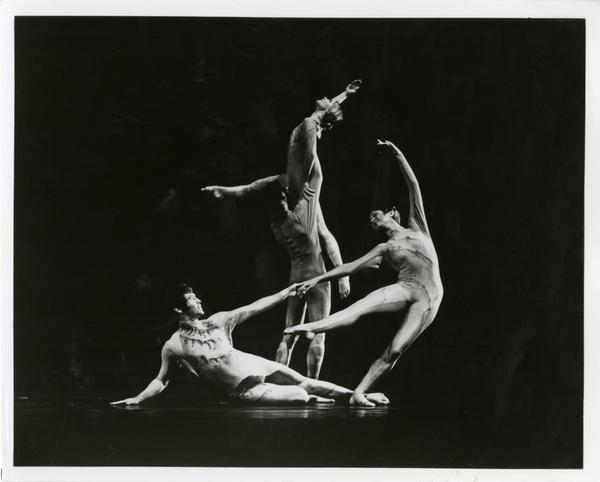 Members of the UCLA Dance Company performing "Continuing," 1976