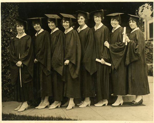 Group of graduating Delta Gamma Sorority members including Ann Sumner at far right, 1926
