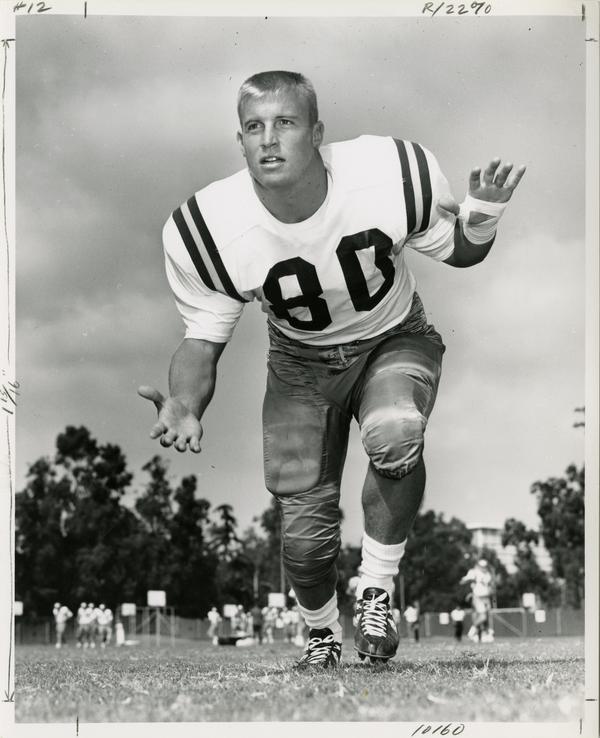 UCLA defensive left end Vic Lepisto, 1966
