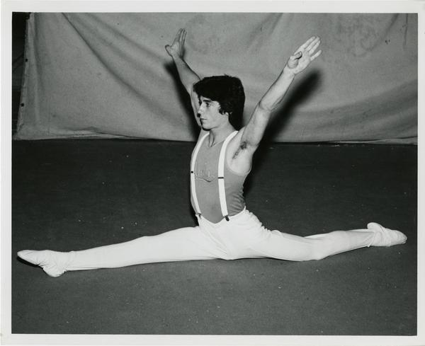 UCLA gymnast Alan Toplizky