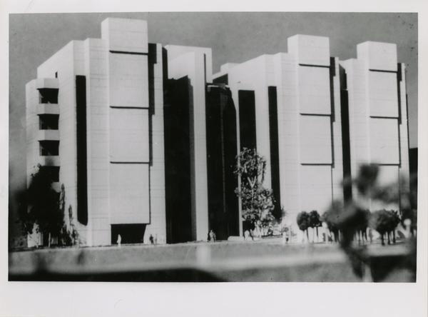 Model of the exterior of the Life Sciences building with surrounding courtyard