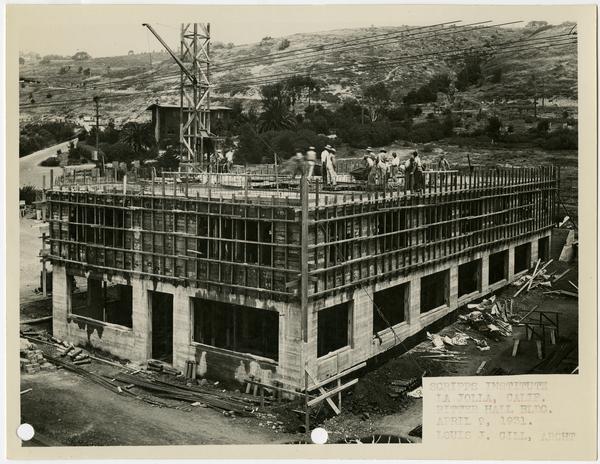 Ritter Hall building of Scripps Research Institute during construction, April 9, 1931