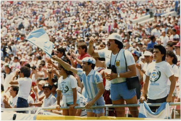 Photo of crowd at 1986 FIFA World Cup All-Star Game , July 1986