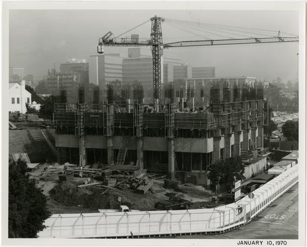 University Extension building during construction, January 10, 1970