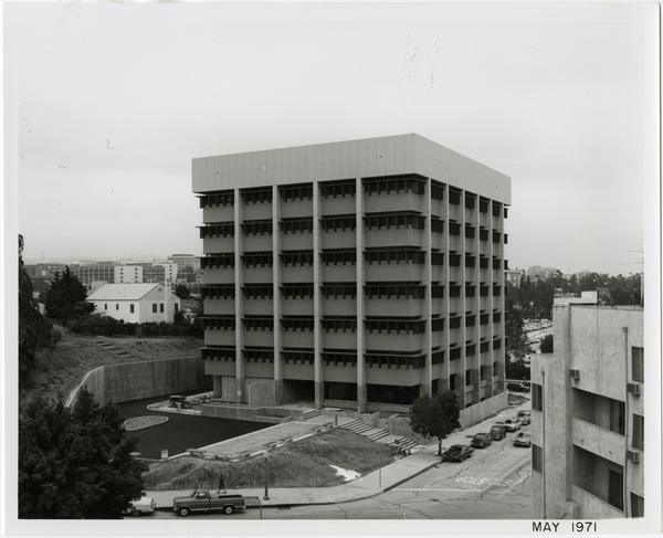 University Extension building during construction, ca. May 1971
