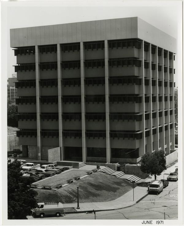 University Extension building during construction, ca. June 1971