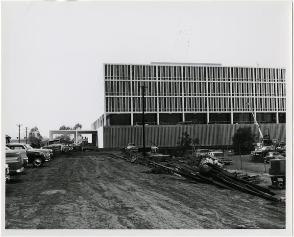 Side view of the construction of the University Research Library