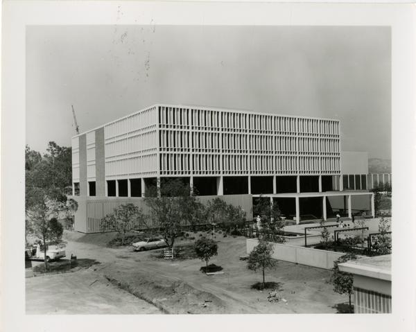 Exterior of the finished University Research Library
