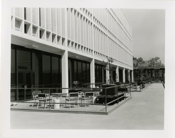 Patio furniture outside the University Research Library