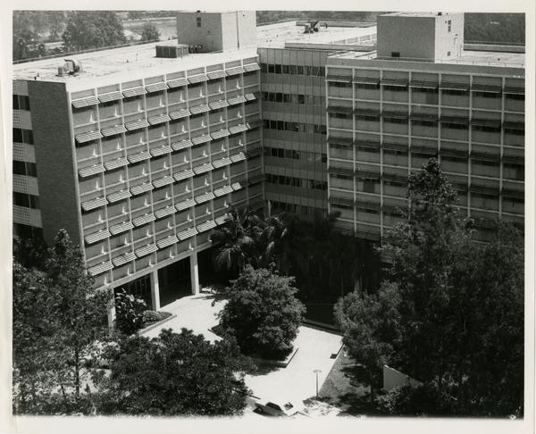 Exterior view of UCLA Medical Center, ca. 1980
