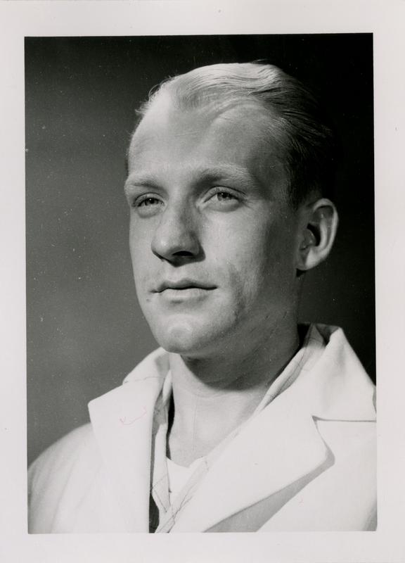 Leland Arthur Huhn, graduate of the medical school, class of 1959
