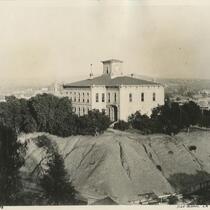 Los Angeles High School right before relocation to Fort Moore Hill, 1888