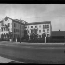 Exterior view of the Embassy Hotel Apartments, Santa Monic, circa 1927-1934