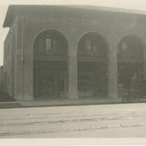 Street view of Los Angeles building, c. 1922