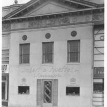 Trabert & Hoeffer Store, street elevation