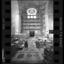 Rotunda of Los Angeles Central Library during restoration, 1986