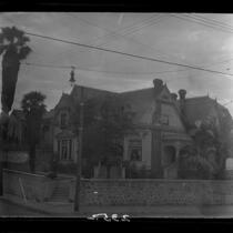 Unidentified Victorian house on bunker Hill, Los Angeles, 1928