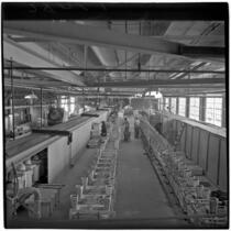 Employees working at the Universal-Rundle ceramic factory, Redlands, 1940s