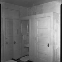 Bathroom in Windemere Hotel, Santa Monica, 1955