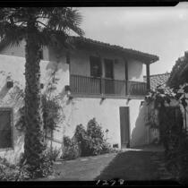 Courtyard of Spanish-style house, Santa Monica, 1928