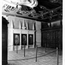 Fox Theatre, Long Beach, entrance with poster cases