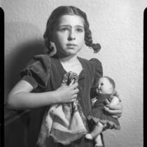 Sylvia Arslan crying, [1939-1940?]