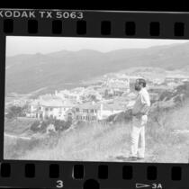 Activist Ronald Dean looking over development in Santa Ynez Canyon, Calif., 1988
