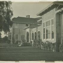 Street view of Girls Collegiate School, Los Angeles, circa 1906-1910