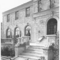 Cohen House, Los Angeles, entry