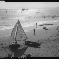 View of Santa Monica beach during Regatta Week, Santa Monica, 1934