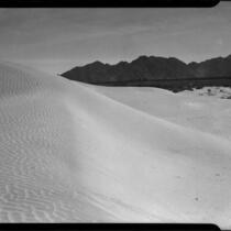 Sand dune and mountains, Imperial Valley or Coachella Valley, 1940