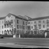 Exterior view of the Embassy Hotel Apartments, Santa Monica, circa 1927-1934