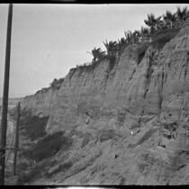 Palisades Park cliffs above Santa Monica shoreline, Santa Monica, 1929